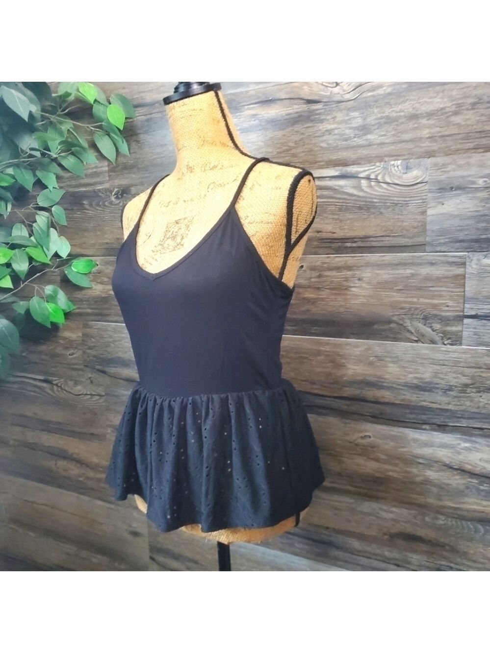 Olivia Rae Black Ruffle Sleeveless Blouse Women's Large